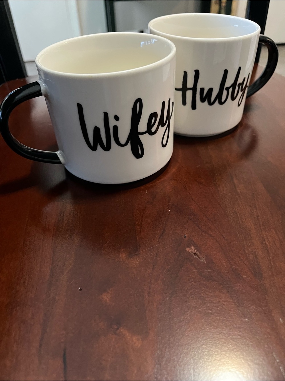 Wifey & Hubby Ceramic Coffee Mug Set w/Black Script and Handle